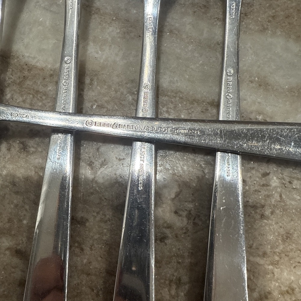 Reed & Barton Select Canaveral Stainless Flatware 35 Pc Lot Knives Forks Spoons - Picture 12 of 16